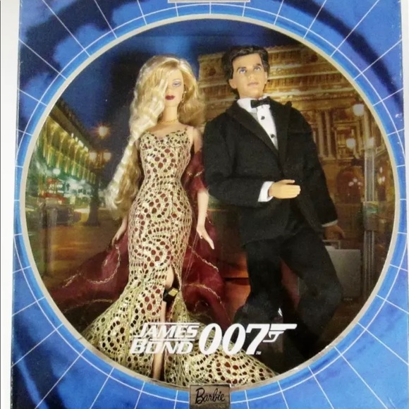 Mint sealed TISSUED James Bond 007 Barbie set - Picture 2 of 10